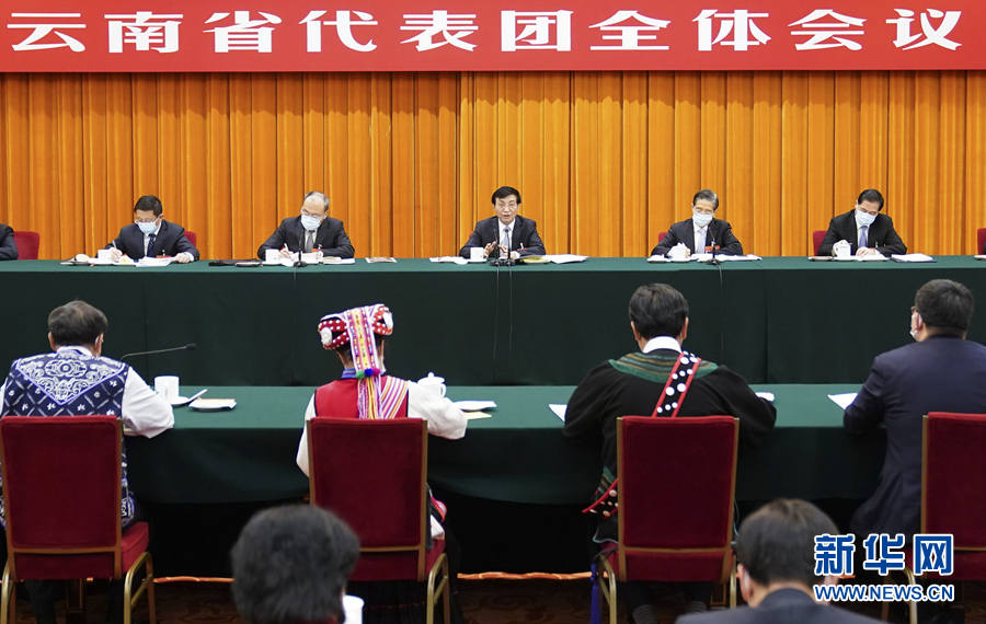 Líderes chineses participam de delibera??es da sess?o legislativa anual