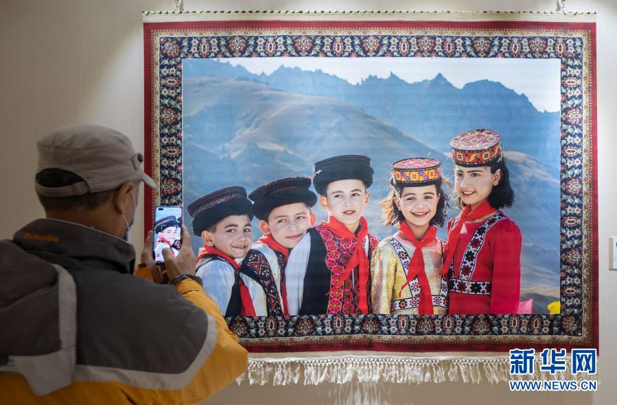 Exposi??o fotográfica sobre Xinjiang é inaugurada em Beijing