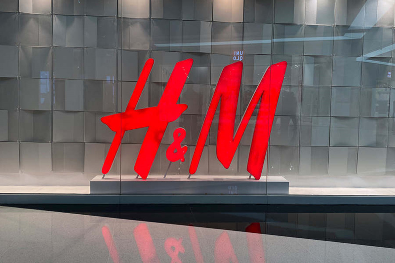Websites de comércio eletr?nico chineses retiram produtos da H&M após declara??es caluniosas sobre Xinjiang