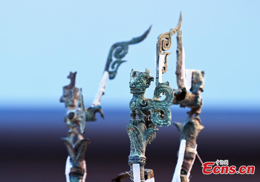 Restaura??o da árvore sagrada de bronze escavada nas Ruínas de Sanxingdui é basicamente concluída