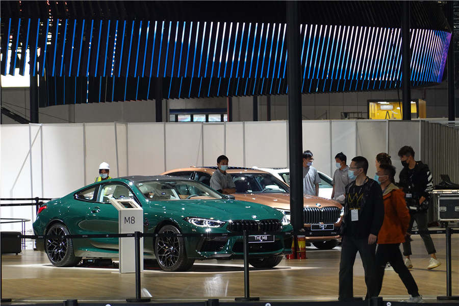 Modelos mais avan?ados de automóveis elétricos s?o exibidos em Shanghai