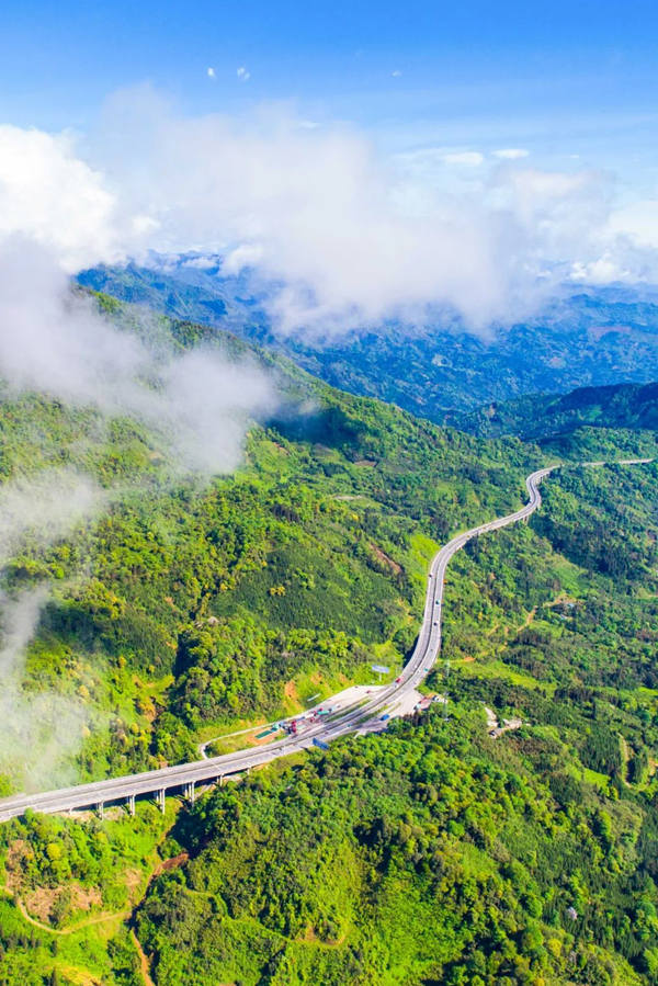 Rede de vias expressas se espalha por toda China