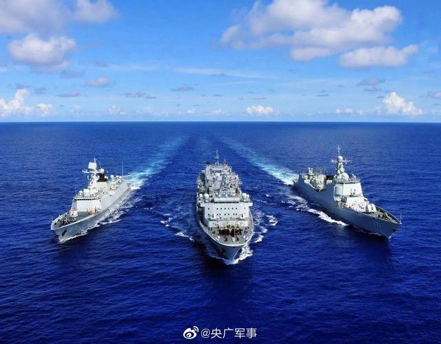 China celebra 72o aniversário do estabelecimento da Marinha