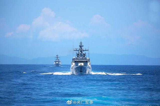 China celebra 72o aniversário do estabelecimento da Marinha