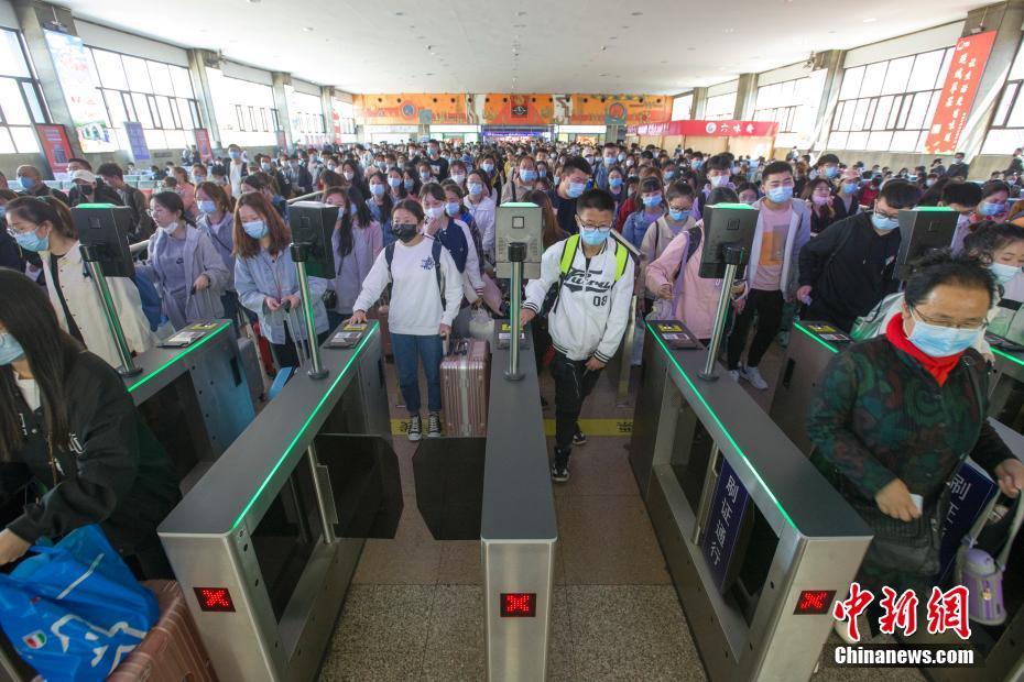 China despacha 17,2  milh?es de passageiros no último dia do feriado do Dia do Trabalhador