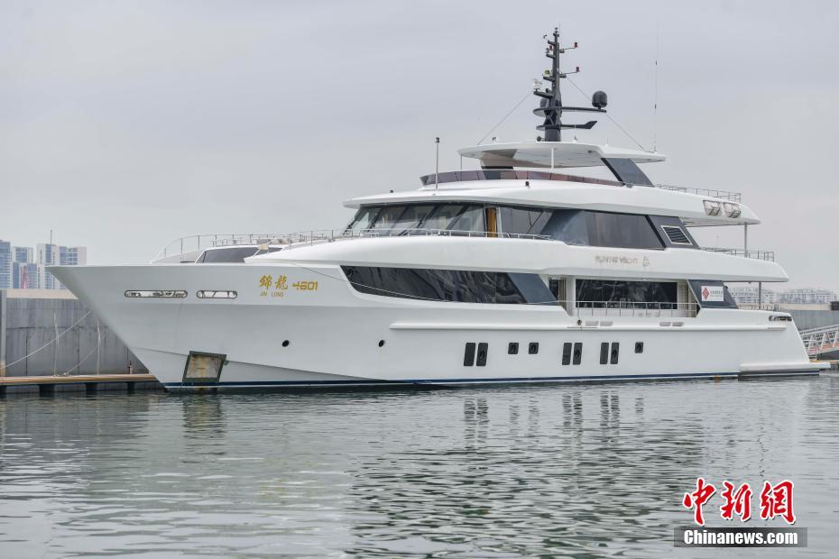 Centenas de iates s?o exibidos na primeira Exposi??o Internacional de Produtos de Consumo da China