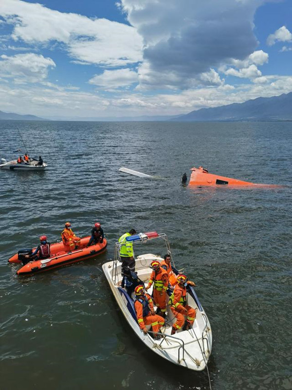 Yunnan: tripula??o morre em acidente de helicóptero