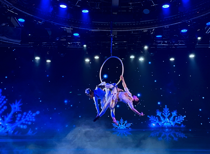 Dan?a folclórica de Xinjiang representa o mito da Rota da Seda