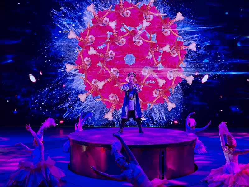 Dan?a folclórica de Xinjiang representa o mito da Rota da Seda