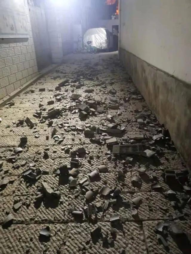 China: Fortes terremotos atingem duas regi?es, milhares de pessoas s?o afetadas