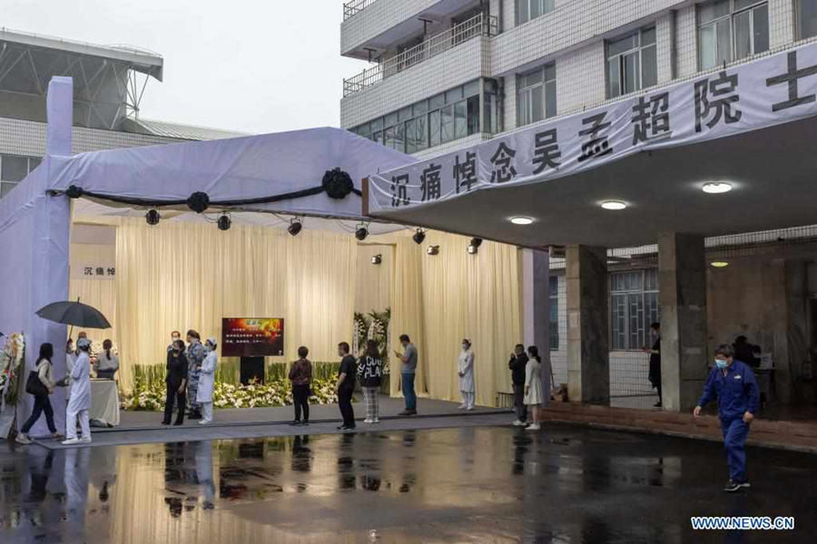 China presta homenagem a cirurgi?o hepatobiliar renomado