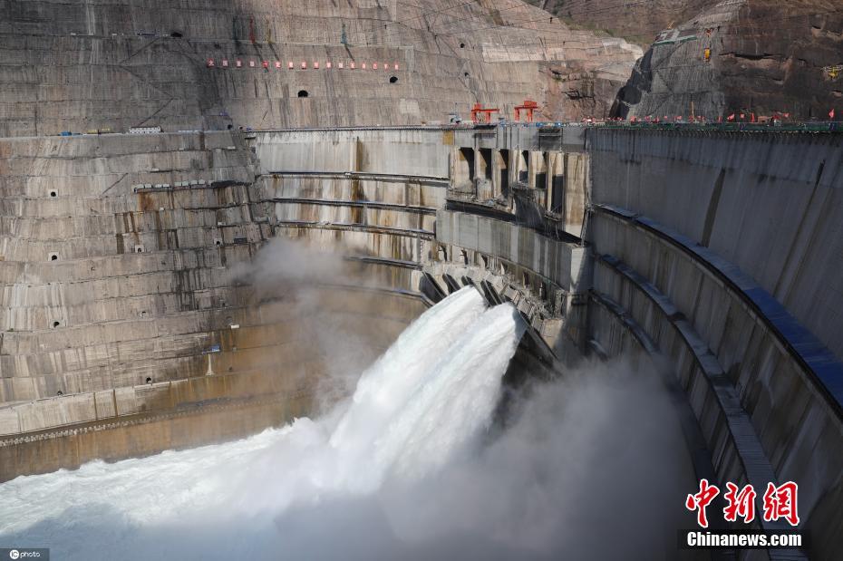 Estrutura principal da Usina Hidrelétrica de Baihetan é concluída