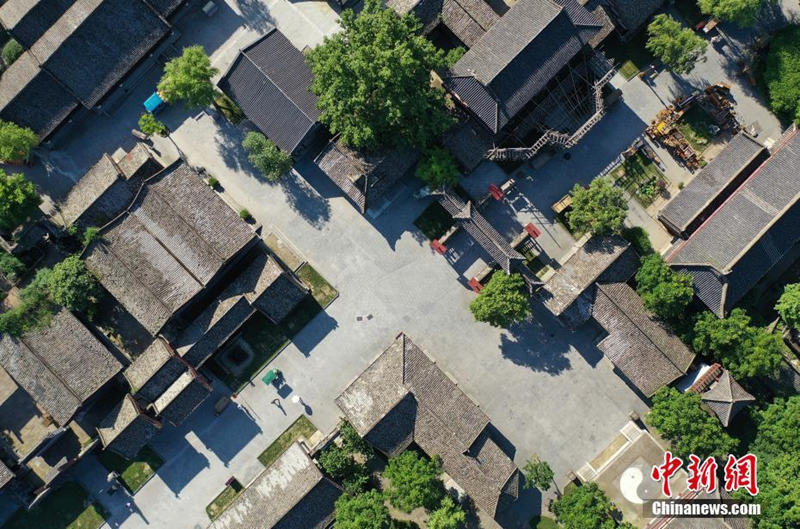 Galeria: área cênica “Ao longo do Rio durante o Festival Qingming” em Zhejiang