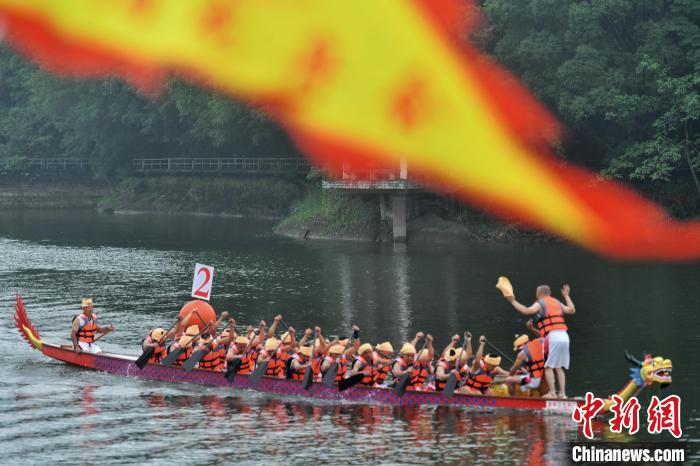 Chongqing dá boas-vindas ao Festival de Barcos-Drag?o
