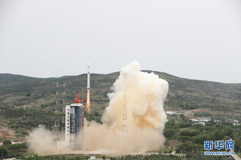 China lan?a 4 satélites com recurso a foguete transportador
