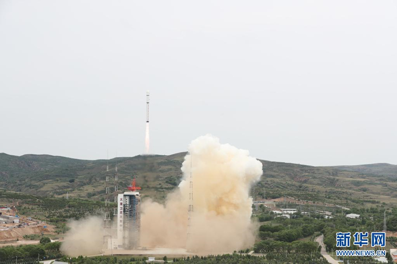 China lan?a 4 satélites com recurso a foguete transportador