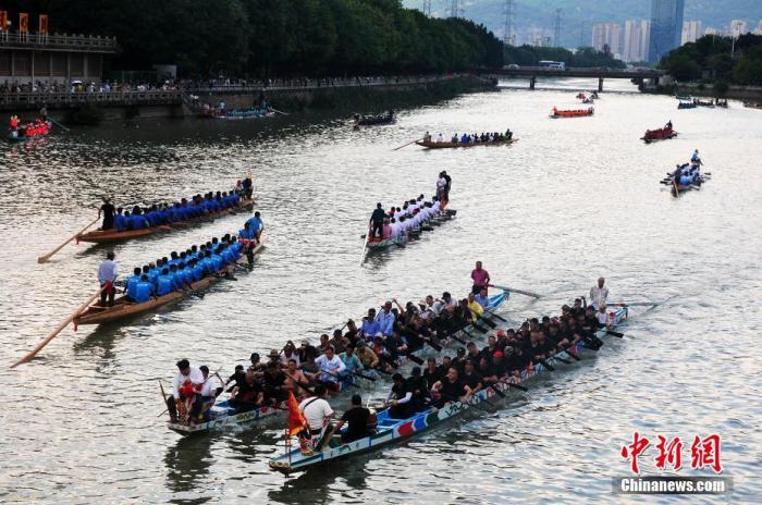 China: viagens turísticas atingem 89.13 milh?es durante Festival do Barco-Drag?o