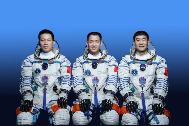 China enviará três astronautas à esta??o espacial nacional