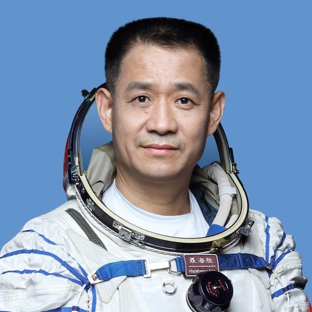 China enviará três astronautas à esta??o espacial nacional