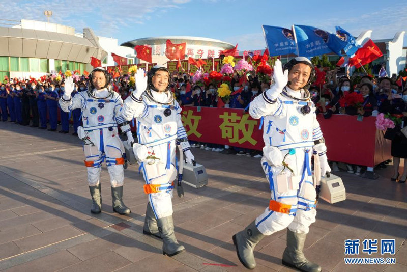 Realizada cerim?nia de despedida para astronautas chineses da miss?o Shenzhou-12