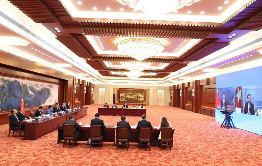 China promete promover causa socialista e rela??es bilaterais com Vietn?