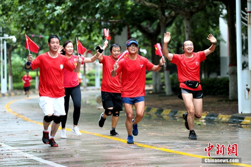 Galeria: pessoas de toda a China celebram o 100o aniversário da funda??o do PCCh