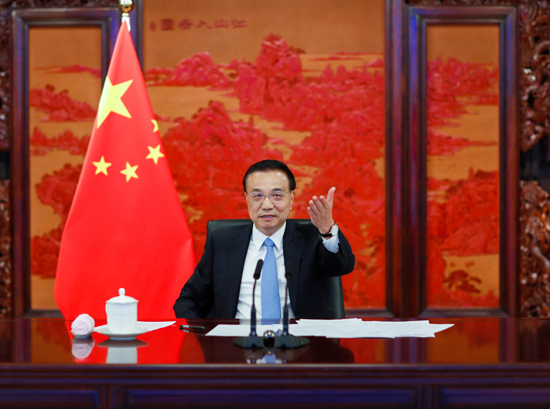 Primeiro-ministro chinês conversa com líderes empresariais britanicos