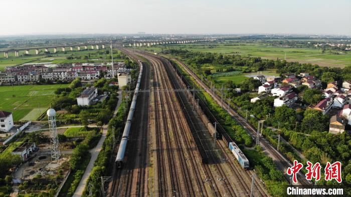 Jiangxi redistribui trens para satisfazer necessidades de carv?o e gerar energia no ver?o  