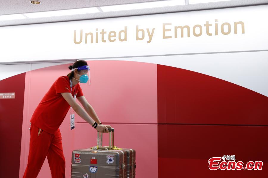 Membros da delega??o esportiva chinesa chegam a Tóquio