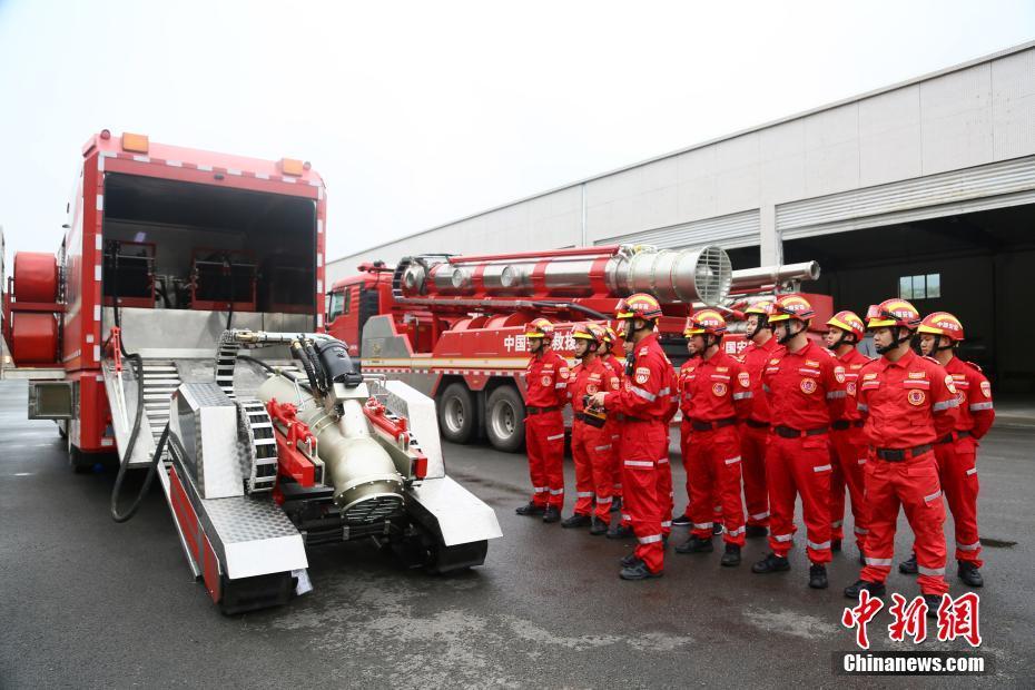Galeria: momentos emocionantes nas chuvas fortes de Henan