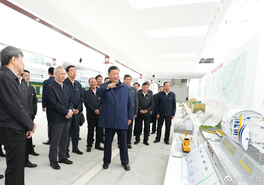 Xi visita Nyingchi no Tibete