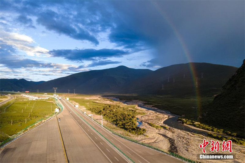 Galeria:?rodovia?Lhasa-Linzhi, uma das principais artérias de transporte do Tibete