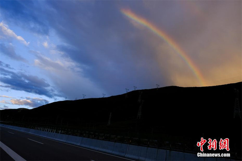 Galeria:?rodovia?Lhasa-Linzhi, uma das principais artérias de transporte do Tibete