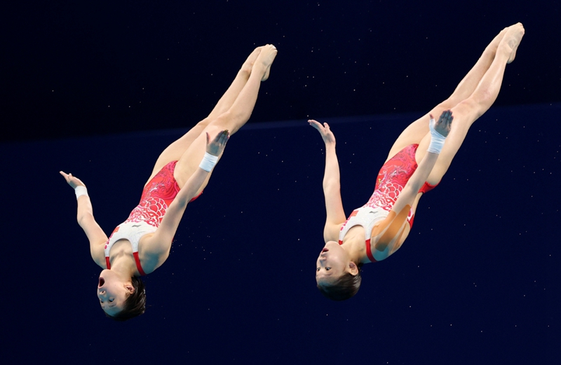 Salto: chinesas Chen e Zhang ganham medalha de ouro na plataforma 10m sincronizado feminino