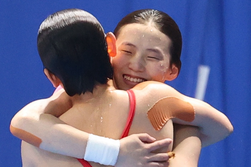 Salto: chinesas Chen e Zhang ganham medalha de ouro na plataforma 10m sincronizado feminino