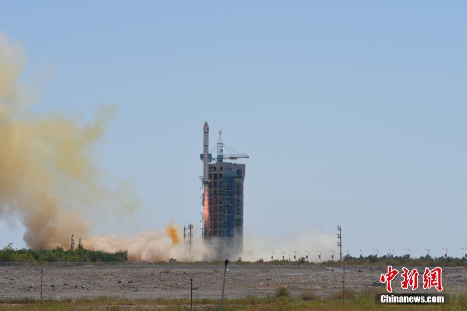 China lan?a com sucesso novo satélite