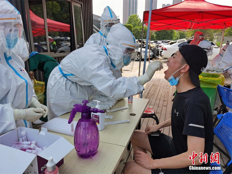Zhengzhou realiza teste de ácido nucleico em grande escala