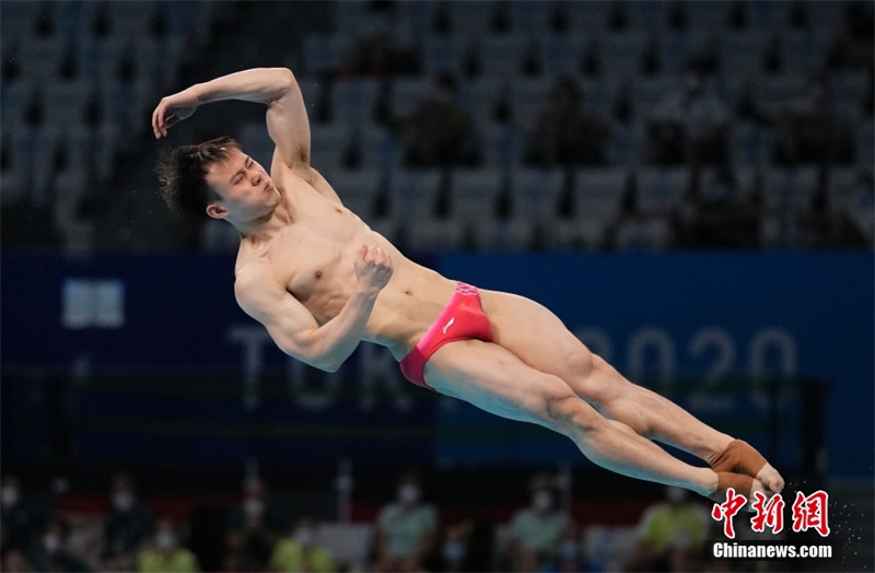Olimpíadas: Xie Siyi conquista medalha de ouro no salto de trampolim de 3m masculino?