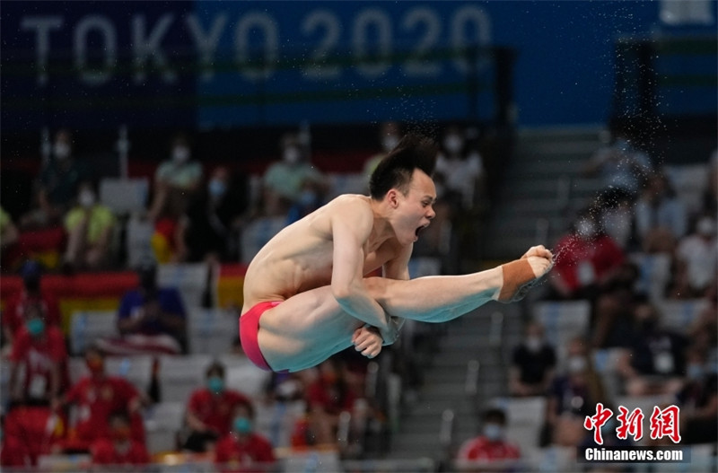 Olimpíadas: Xie Siyi conquista medalha de ouro no salto de trampolim de 3m masculino?