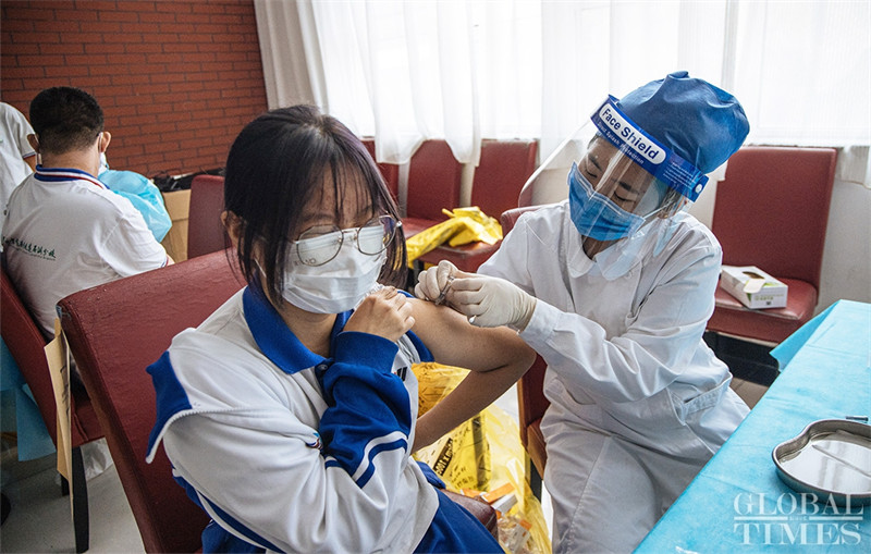 Beijing lan?a campanha de vacina??o contra Covid-19 para jovens entre 12 e 17 anos