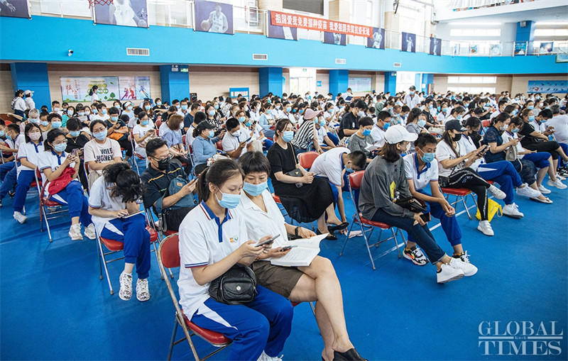 Beijing lan?a campanha de vacina??o contra Covid-19 para jovens entre 12 e 17 anos