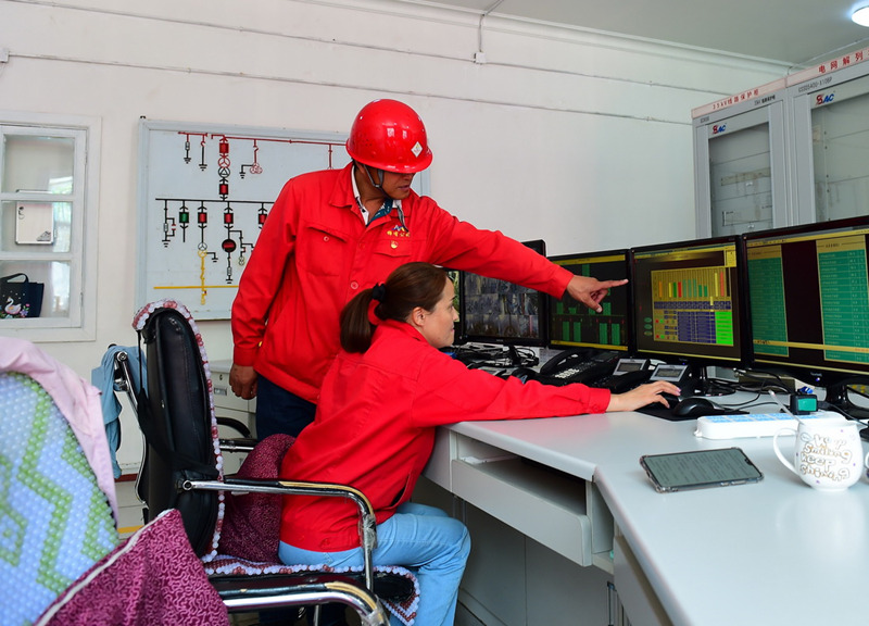 Xinjiang: esta??o de energia hidrelétrica está localizada a 136 metros subterraneos  