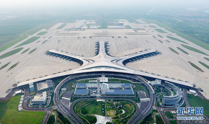Aeroporto Internacional Jiaodong de Qingdao entra em opera??o