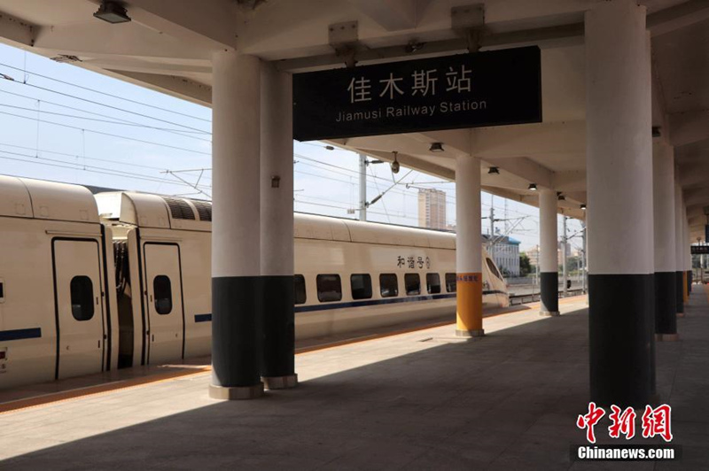 China: ferrovia de alta velocidade na extremidade leste do país realiza primeiro teste