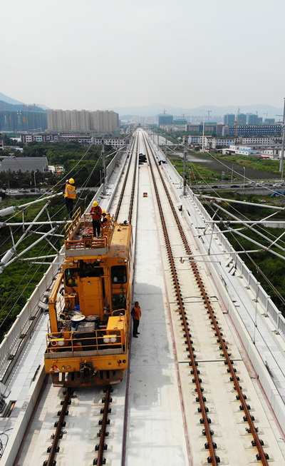 China: constru??o da primeira ferrovia de alta velocidade com investimento de capital privado em curso