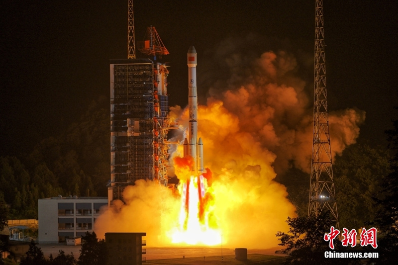 China envia novo satélite experimental de comunica??o com sucesso