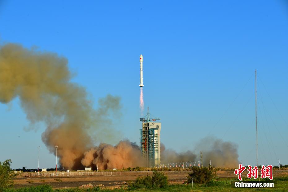 China lan?a dois satélites experimentais