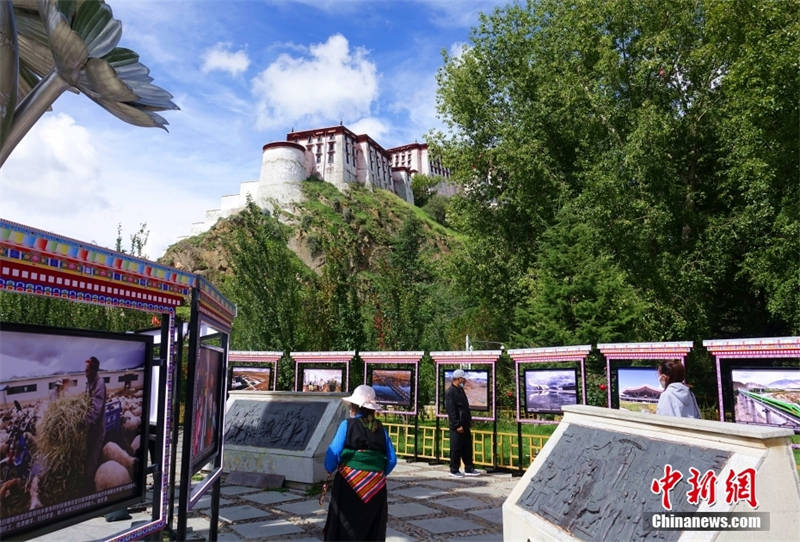 “Tibete 70 – Exibi??o em homenagem à liberta??o pacífica do Tibete” atrai visitantes 