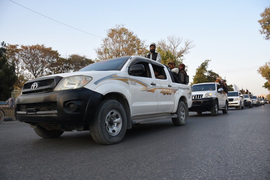 Talib? anuncia forma??o do governo interino no Afeganist?o