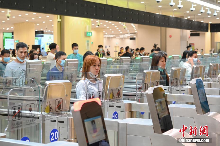 Posto Fronteiri?o de Qingmao é inaugurado